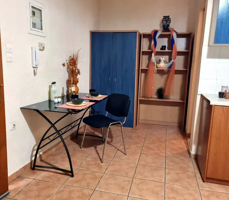 STUDIO ΝΕΑΠΟΛΗ