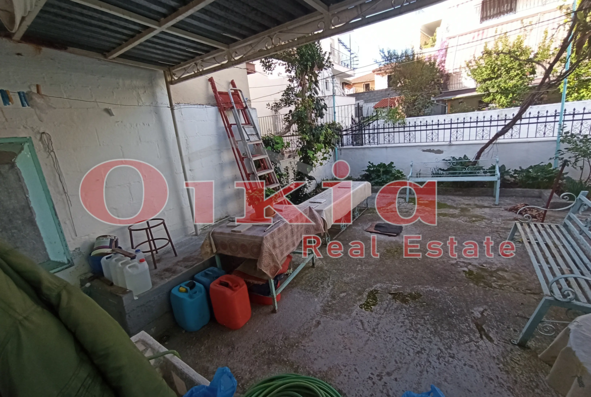 ΜΟΝΟΚΑΤΟΙΚΙΑ ΧΡΥΣΟΧΟΪΔΗ